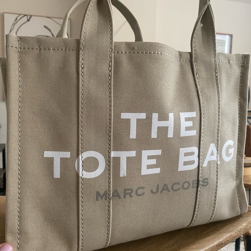 Marc Jacobs Medium Canvas Tote!!